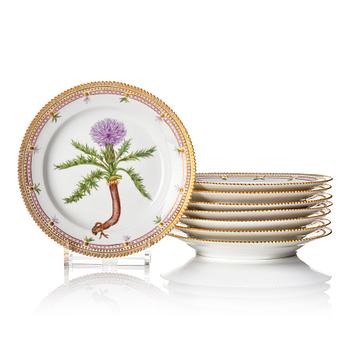 A set of 7 Royal Copenhagen 'Flora Danica' plates, Denmark, 20th Century.