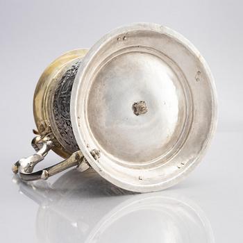 An Augsburg parcel-gilt silver tankard, mark of Daniel Schwestermüller, Augsburg 1685-87.