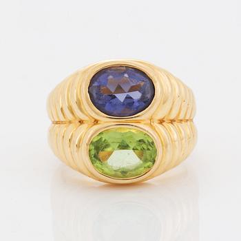 Bulgari, 18K gold, peridot and iolite ring, with receipt.