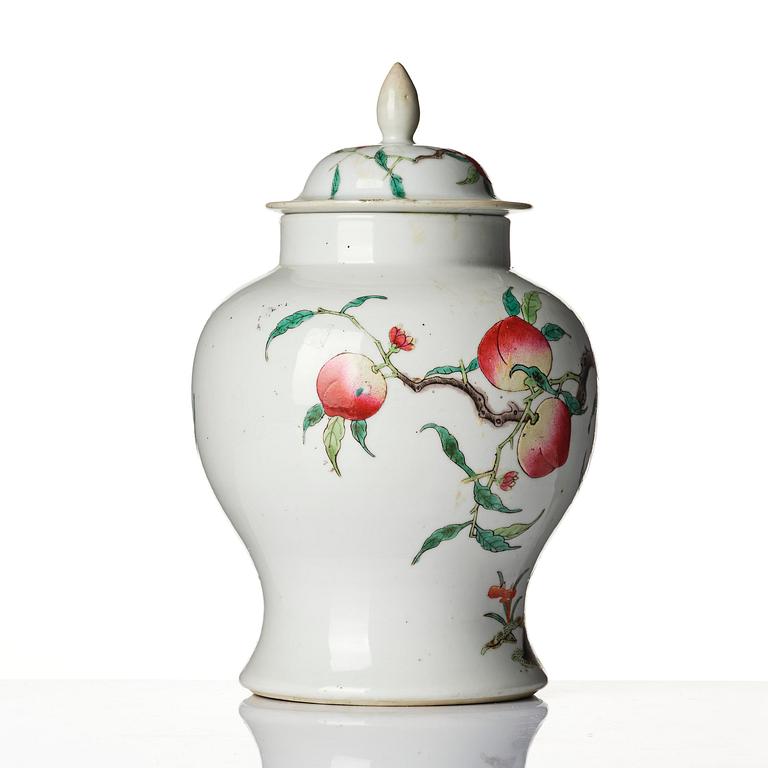 A famille rose 'peach' vase, late Qing dynasty/Republic.