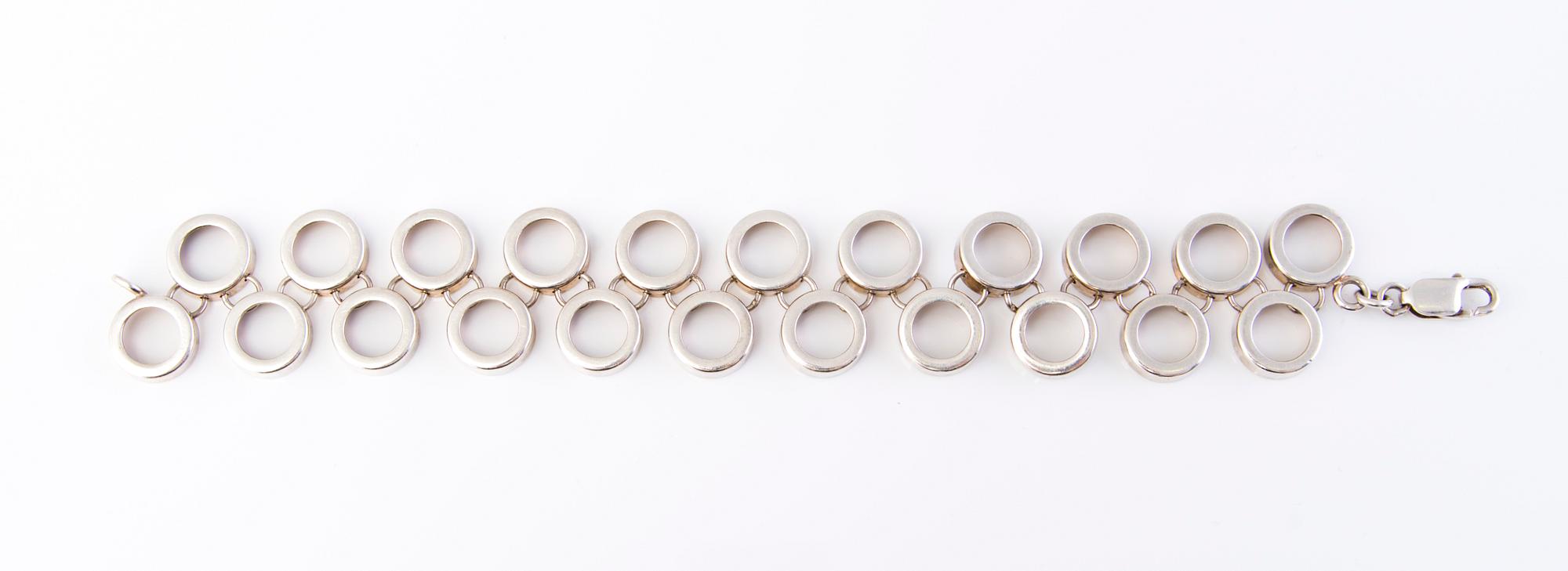 RIIPUS, RANNEKORU, SORMUS JA RINTANEULA, sterlinghopea ja kromidiopsidi, Kultateollisuus Ky Viljanen, Turku, 1974-75.