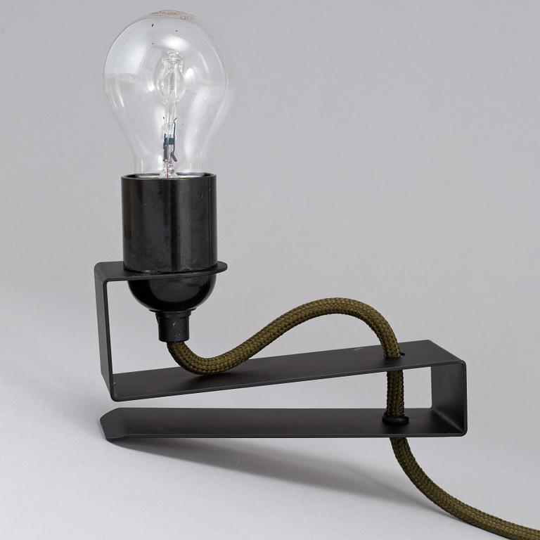 ANDREAS MARTIN-LÖF, "Clamp Lamp, Studio Item No 01, Black Edition", AML Studio 2014. I en upplaga av ca 50 ex.