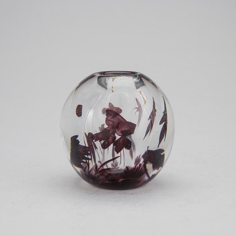 VAS, glas. Edward Hald, Orrefors 1947. Fiskgraal.
