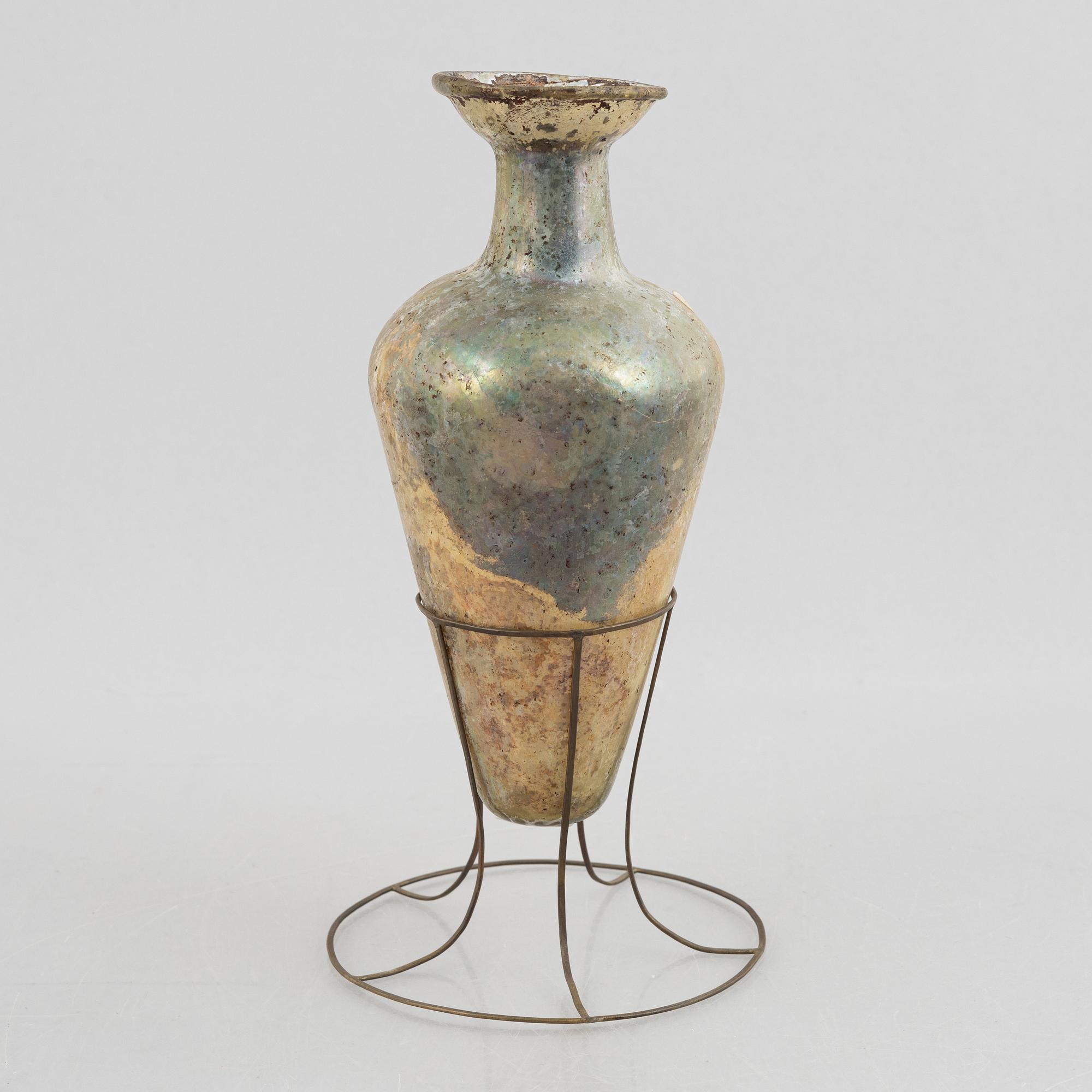 Vas, glas, romersk tid, troligen 300-700 e. Kr.