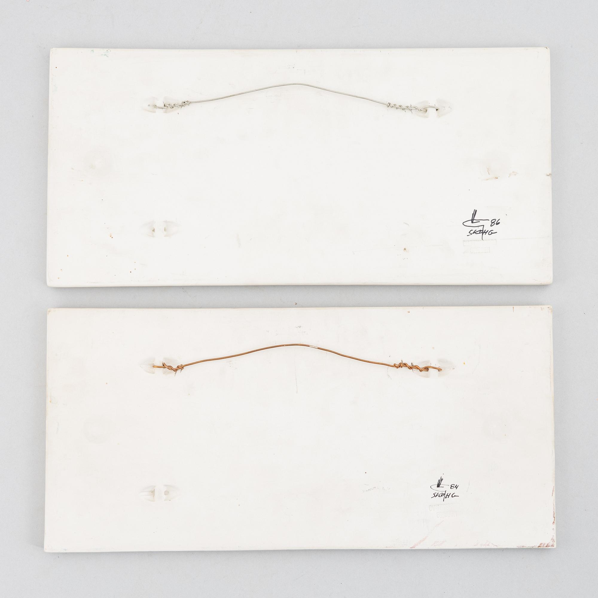 Börje Skohg, 2 wall plaques, stoneware, Gustavsberg, 1980s.
