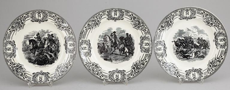 A set 15 cream ware dinner plates, Belgium, "Napoleon".