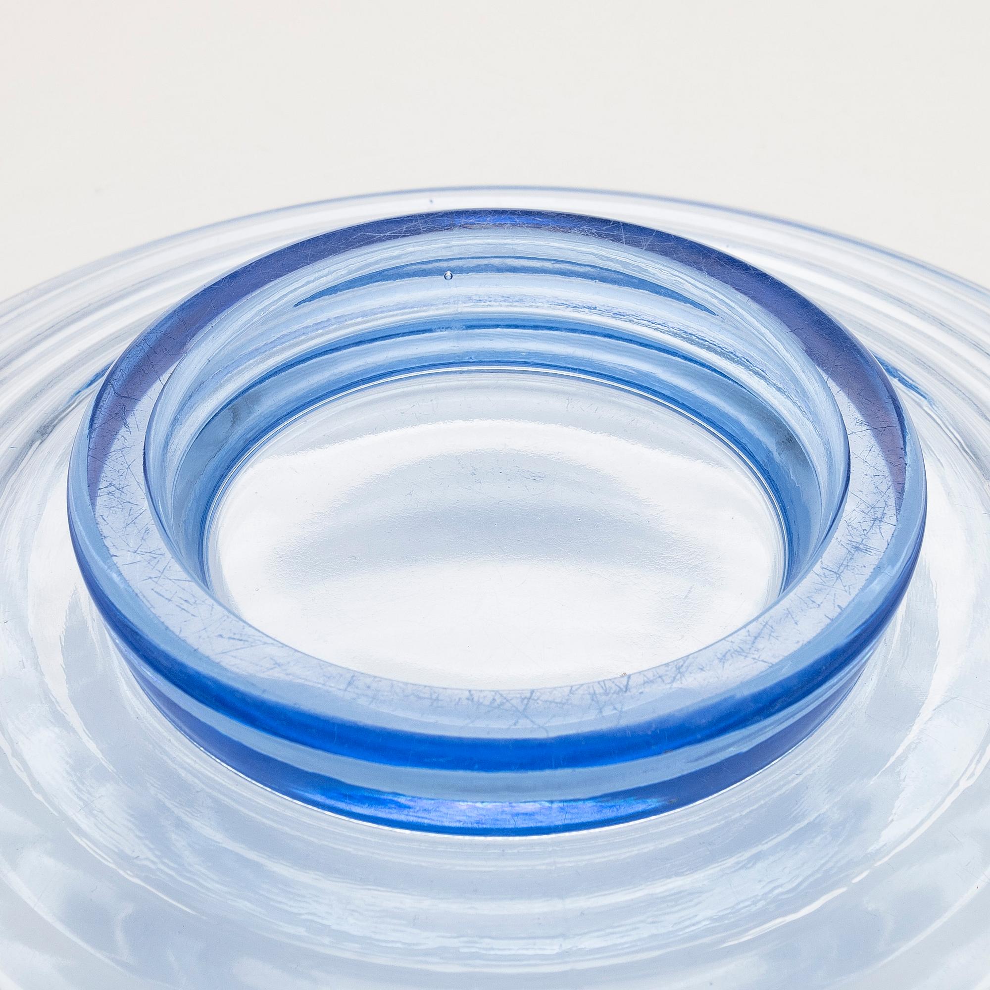 Aino Aalto, A 1930s glass bowl 4135, 'Bölgeblick'  for Karhula Glassworks, Finland.