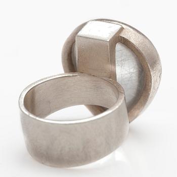 BJÖRN WECKSTRÖM, A sterling silver ring "Luna" with a rutiquartz. Lapponia 1984.