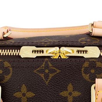 A "Speedy Bandouliere 25" by Louis Vuitton 2016.