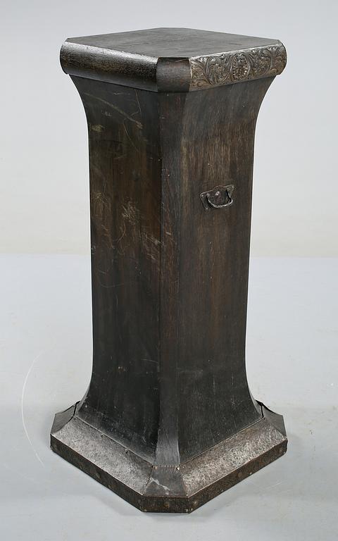 PIEDESTAL, senjugend, 1910-tal.