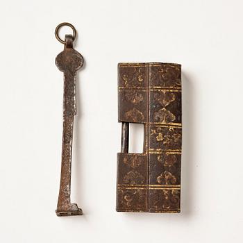 Kistlås, Tibet, sent 1700/tidigt 1800. Med inskription på både nyckel och lås.
