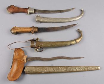 PARTI VAPEN, 3 delar, orientaliska, 1900-tal.
