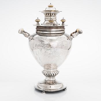 N.D. Yanichkin, samovar, silver, S:t Petersburg, Ryssland 1886. Finska kontrollstämplar A. Tillander.