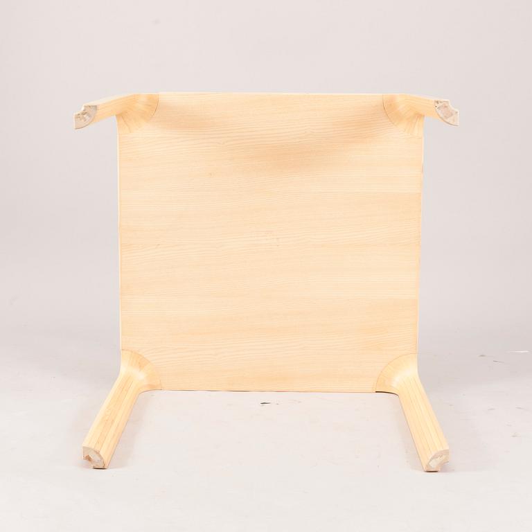 BORD, modell MX800c, Alvar Aalto, Artek 1900-talets slut.