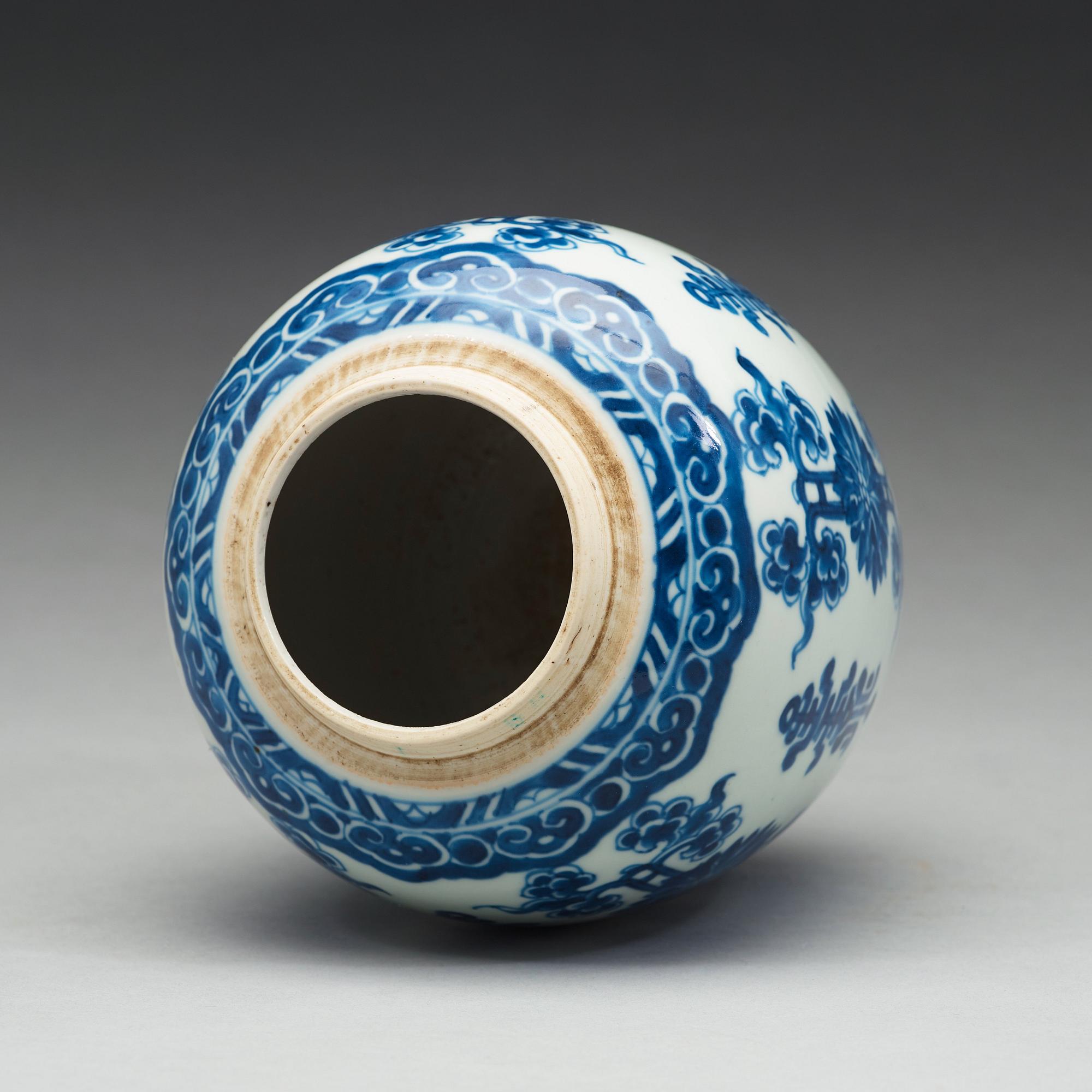BOJAN, porslin. Qingdynastin, Kangxi (1662-1722).