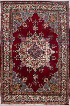 MATTA. Antik, Kirman Laver, ca 270x182.