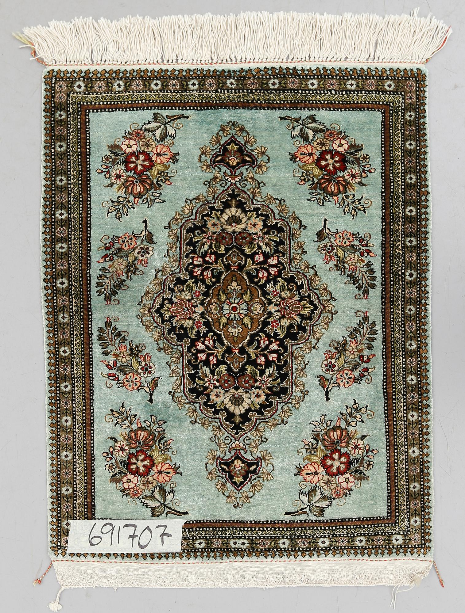 MATTA, Isfahan, old, silke. Ca 76 x 60 cm.