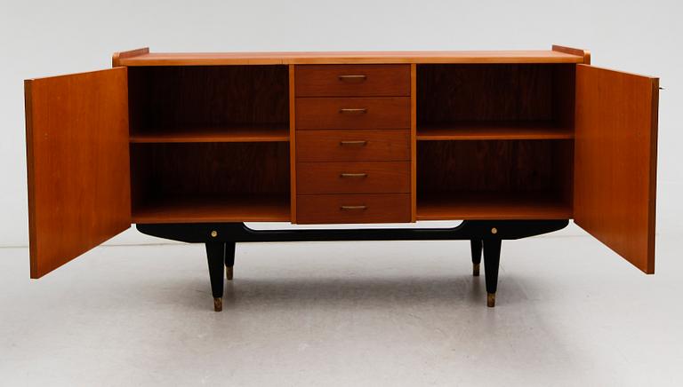 SIDEBOARD, 1900-talets mitt.
