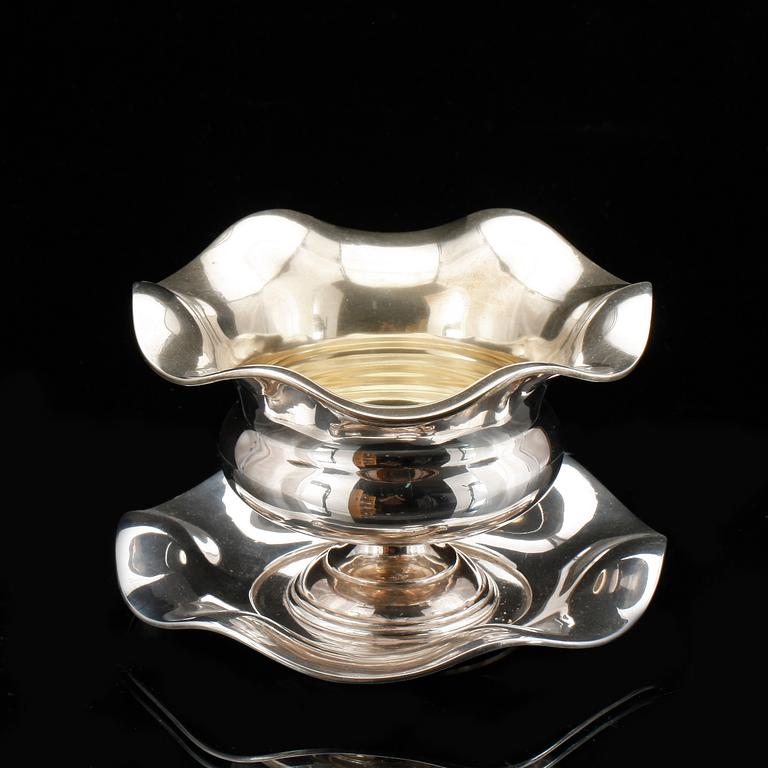 SÅSSKÅL MED FAT, silver, GAB, Stockholm 1924. Vikt ca 530 gram.