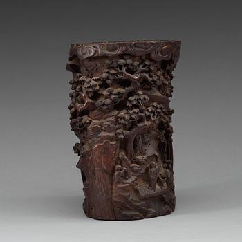 A wooden brush pot, late Qing dynasty (1644-1912).