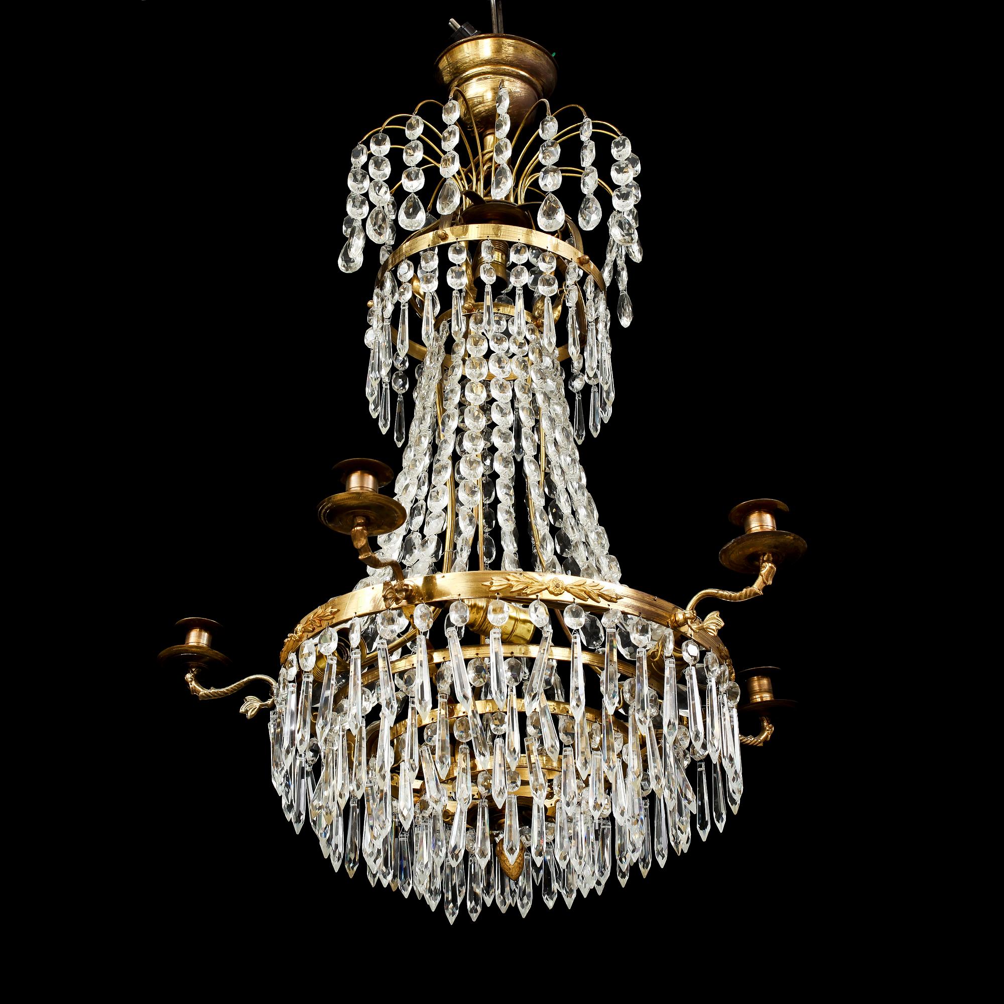 LJUSKRONA, empirestil, 1900-talets första hälft. H 75.