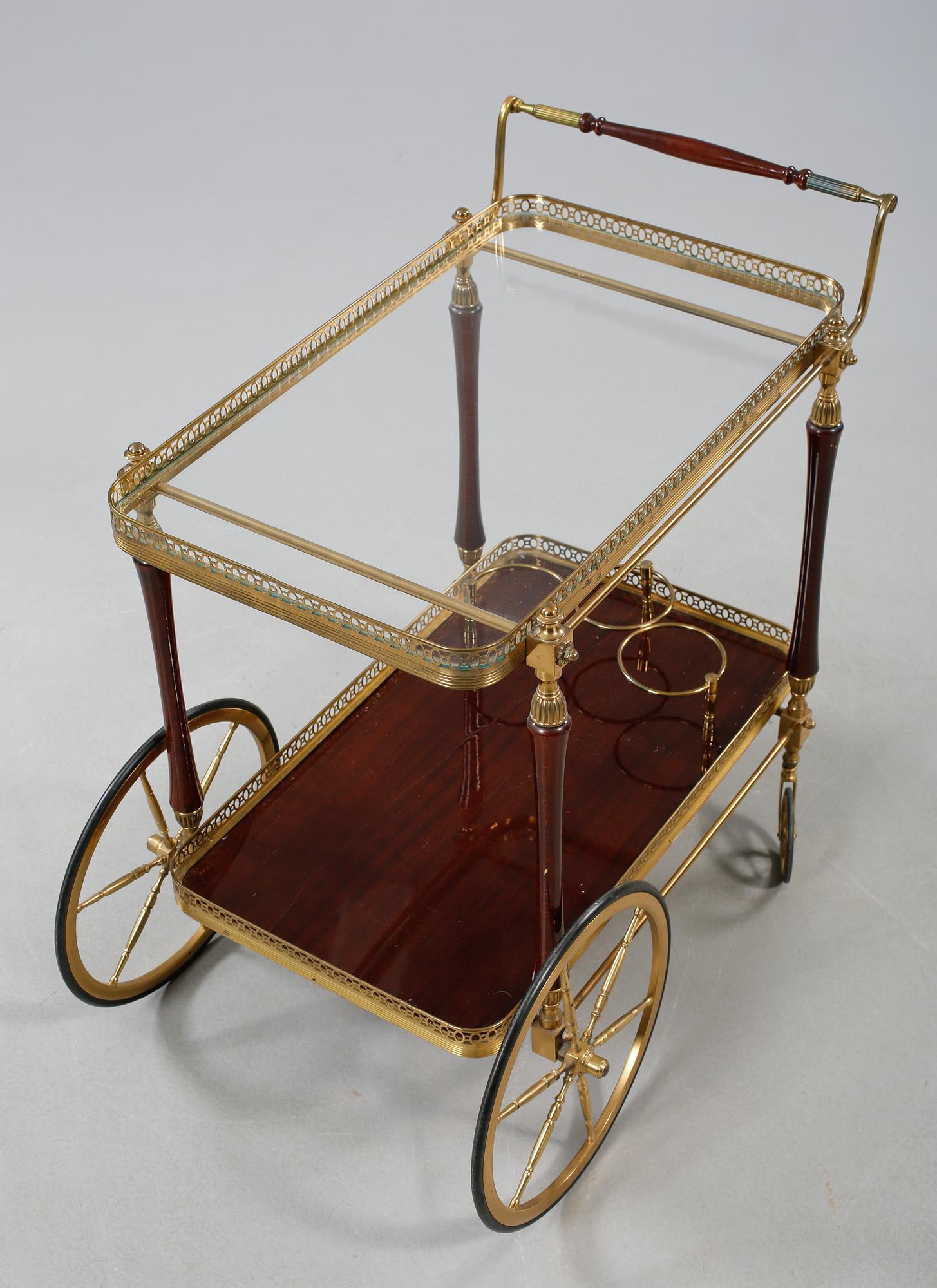 SERVERINGSVAGN, 1900-talets andra hälft.