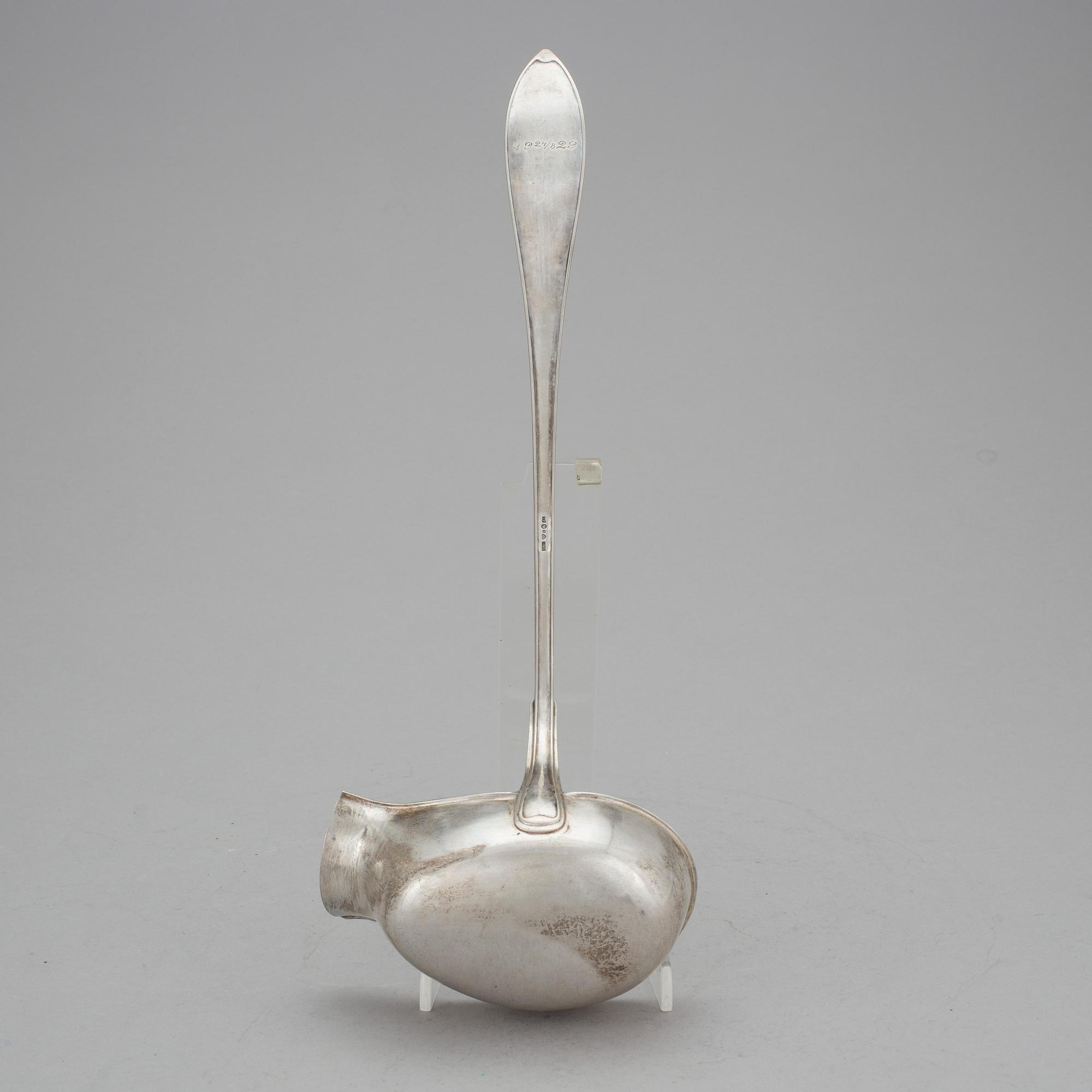 SOPPSLEV, silver, CG Hallberg, Stockholm 1927. Vikt ca 187 gram.