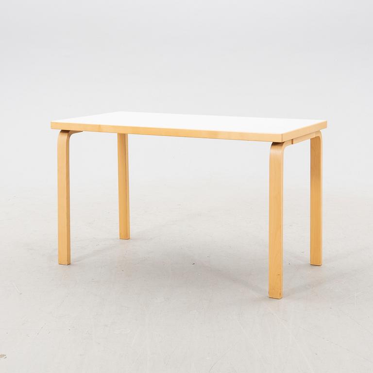 Alvar Aalto, bord, modell 80a, Artek, 2000-tal.