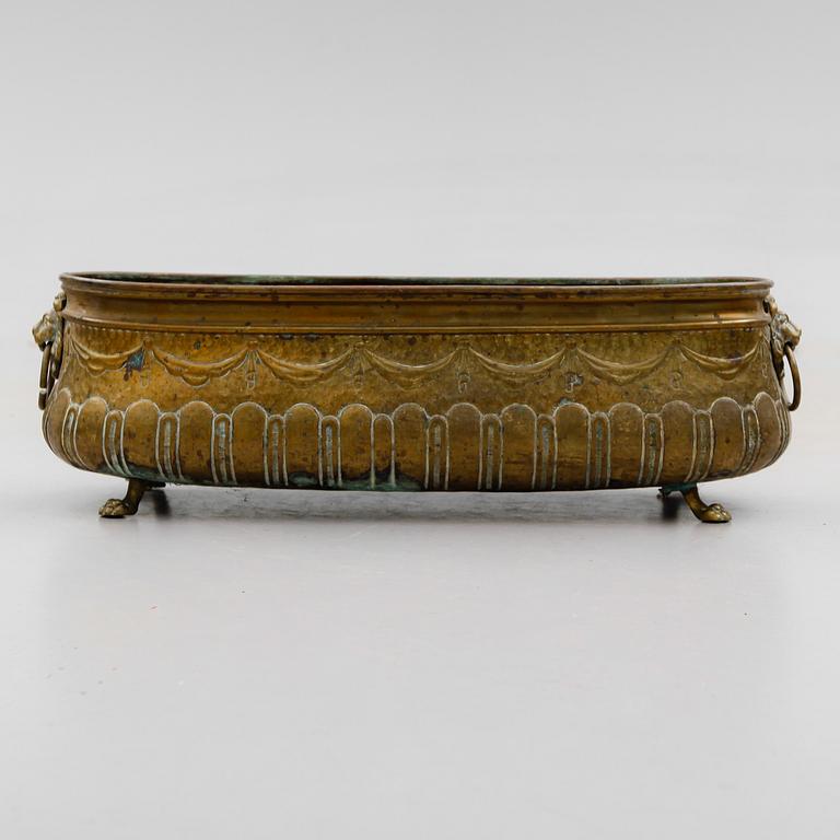 JARDINÄR, mässing, 1800-talets andra hälft.