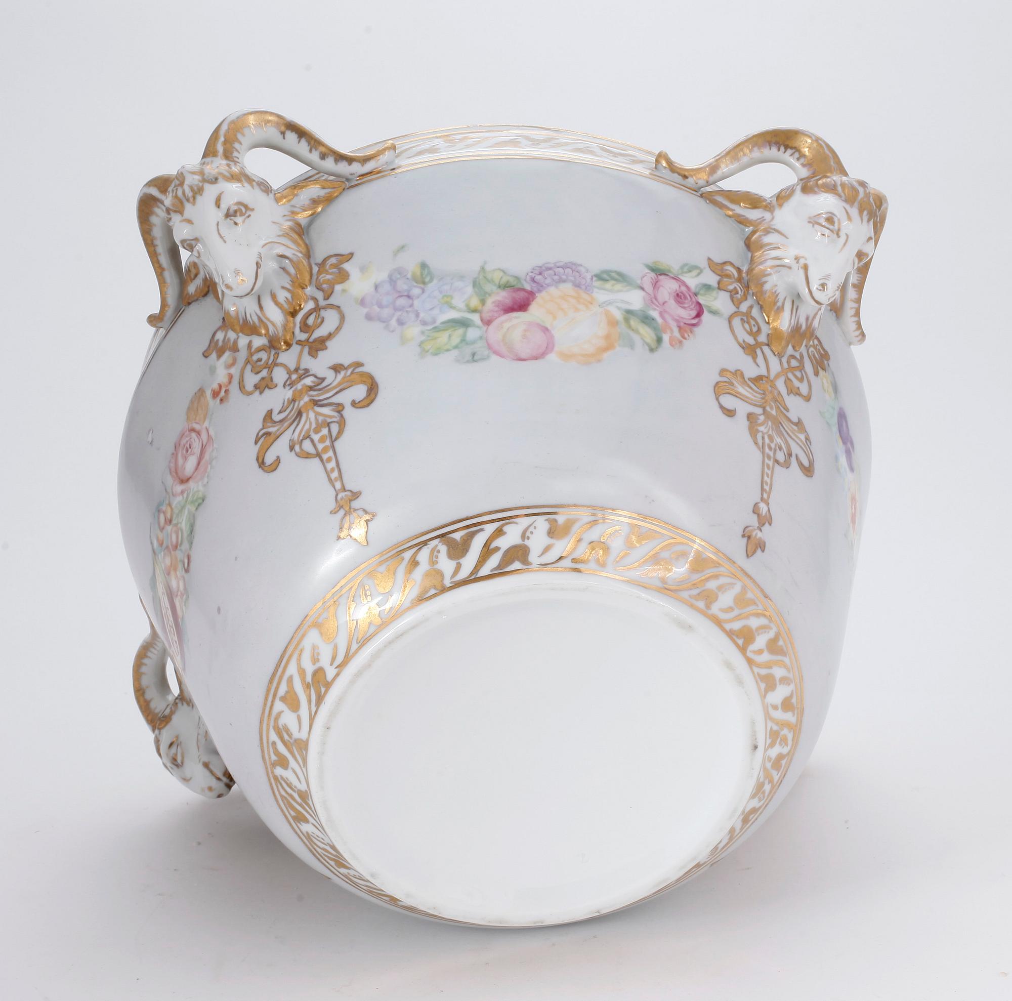 YTTERFODER, porslin, 1900-tal.