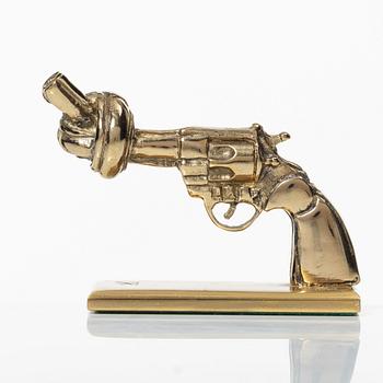 Carl Fredrik Reuterswärd, efter., "Non Violence".