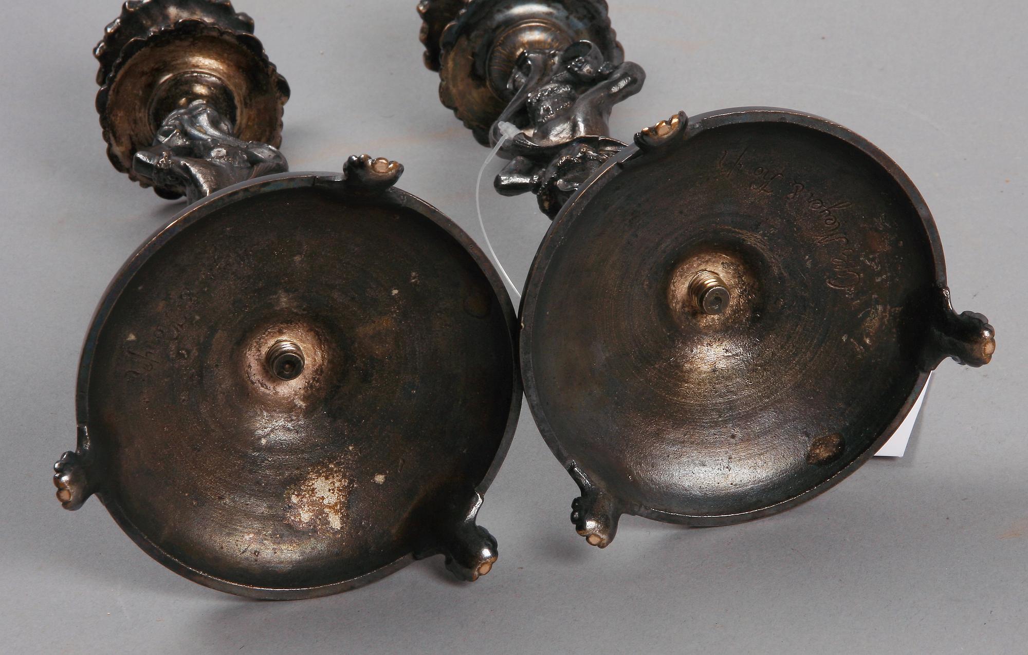 LJUSSTAKAR, ett par, gjutjärn, nyrenässans, märkta Otto Meyer & Komp, sent 1800-tal.