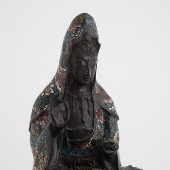 A Chinese cloisonne figurine of a Guanyin, 20th Century.