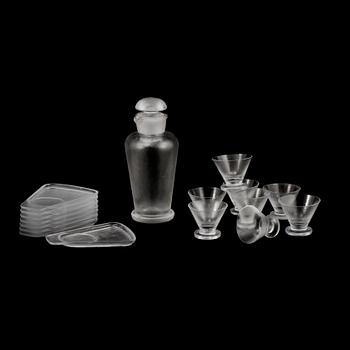 GLASSERVIS, 9 delar, "Iced", Vicke Lindstrand, Orrefors, formgiven 1936.