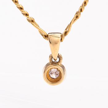 HALSBAND, 18K guld, diamant ca 0.11 ct.