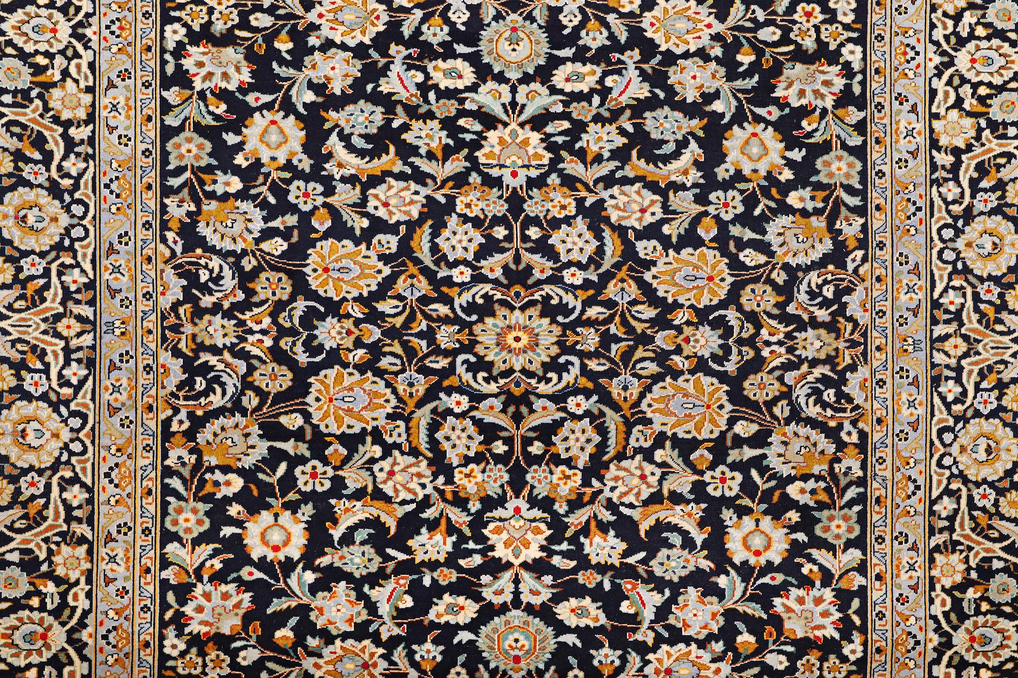 Matta, Keshan, ca 299 x 217 cm.