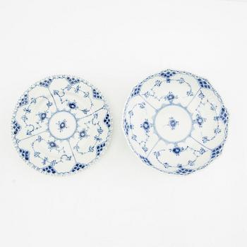 Servis ca 51 dlr "Musselmalet, hel och halvblonde" Royal Copenhagen Danmark porslin sent 1900-tal.