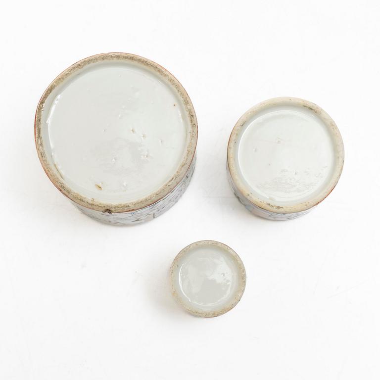 A five piece famille rose Canton box set, Qing dynasty, 19th century.