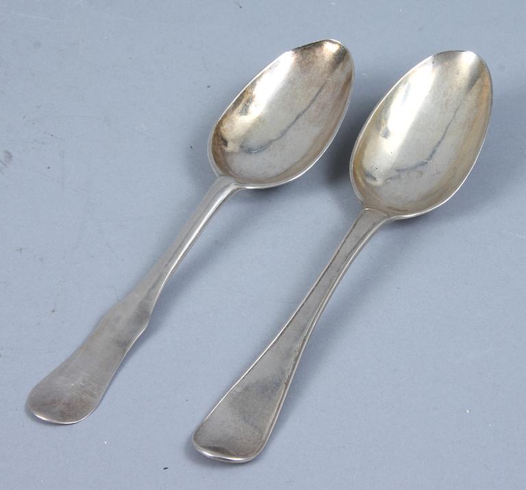 SKEDAR, 2 st, silver,  Lorentz Wretman, Landskrona, 1776 samt Simon Ryberg, Stockholm, 1797. 120 g.