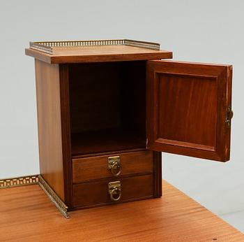 SKRIVBORD, 1900-talets första hälft.