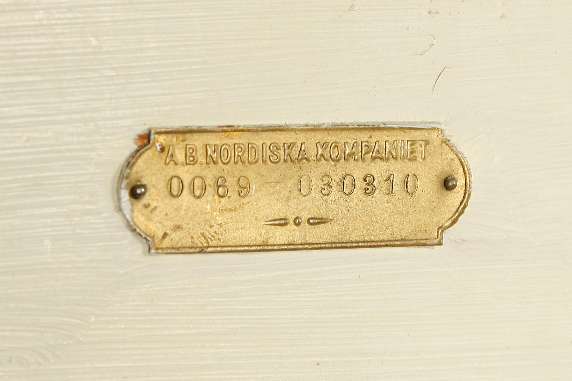 ETAGERE, Nordiska Kompaniet, före 1909.