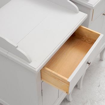 Sängbord, ett par, 1900-talets första hälft.