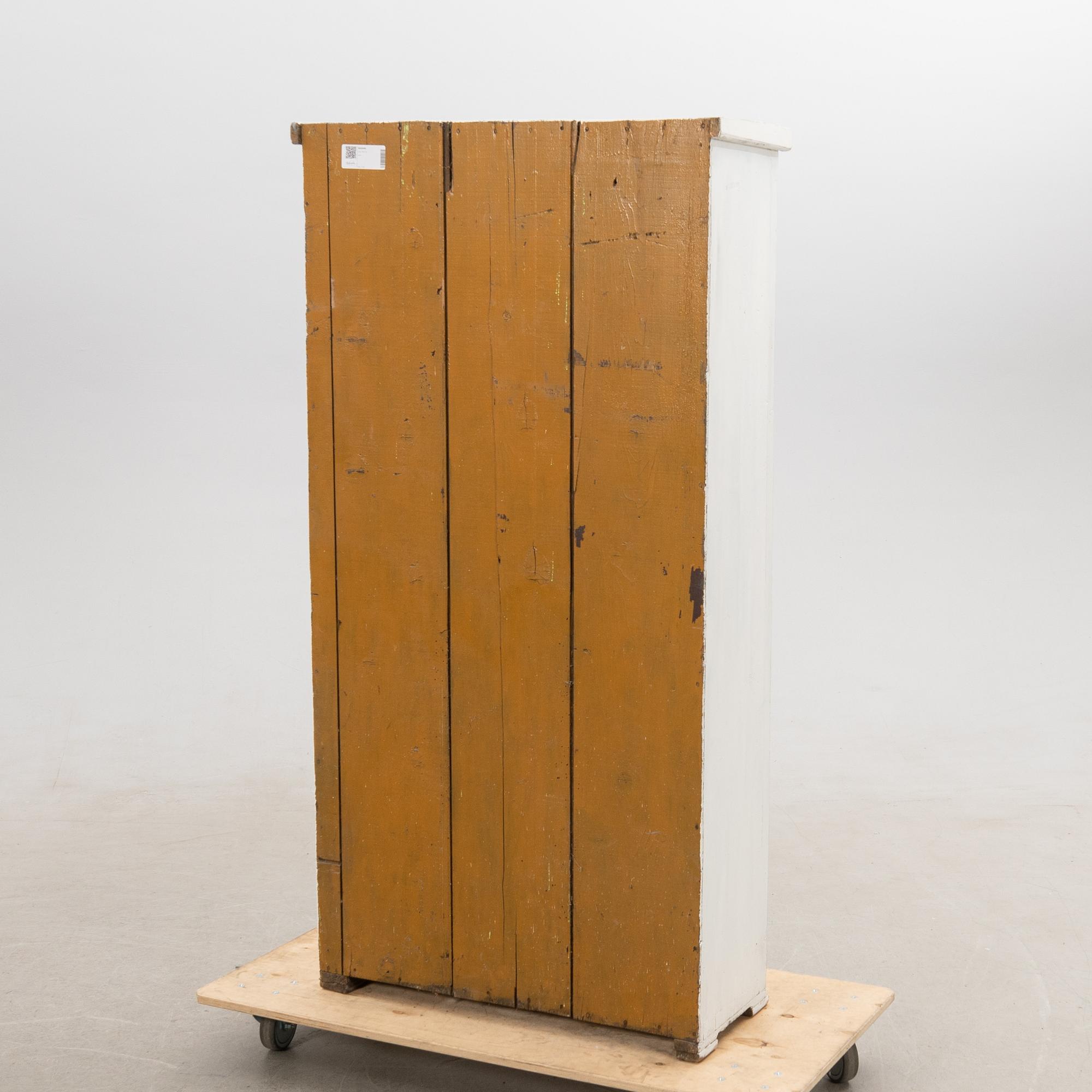 Cabinet, 20th century.