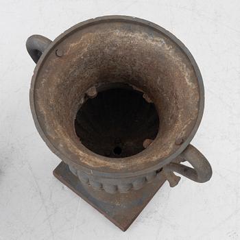 Trädgårdsurnor, ett par, sent 1900-tal.