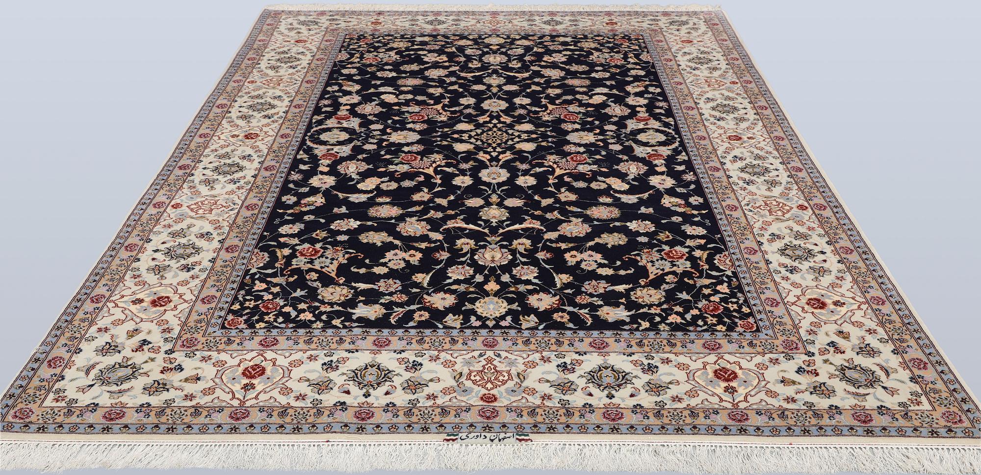 Carpet, Isfahan with silk elements, 300 x 203 cm.
