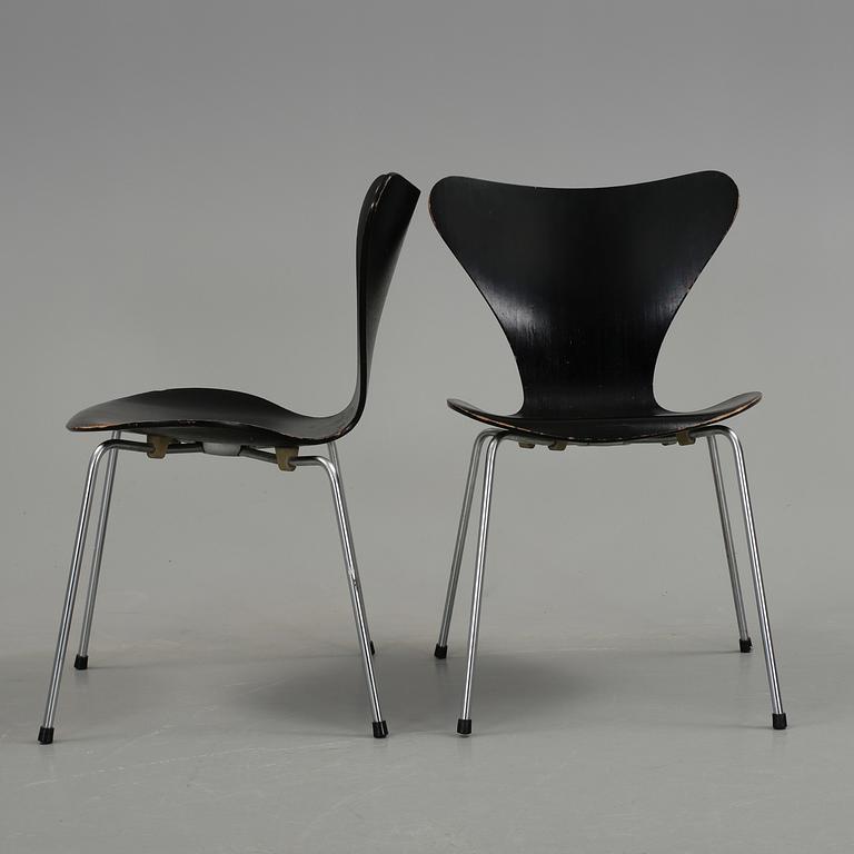 STOLAR, ett par, "Sjuan", Arne Jacobsen, Fritz Hansen.