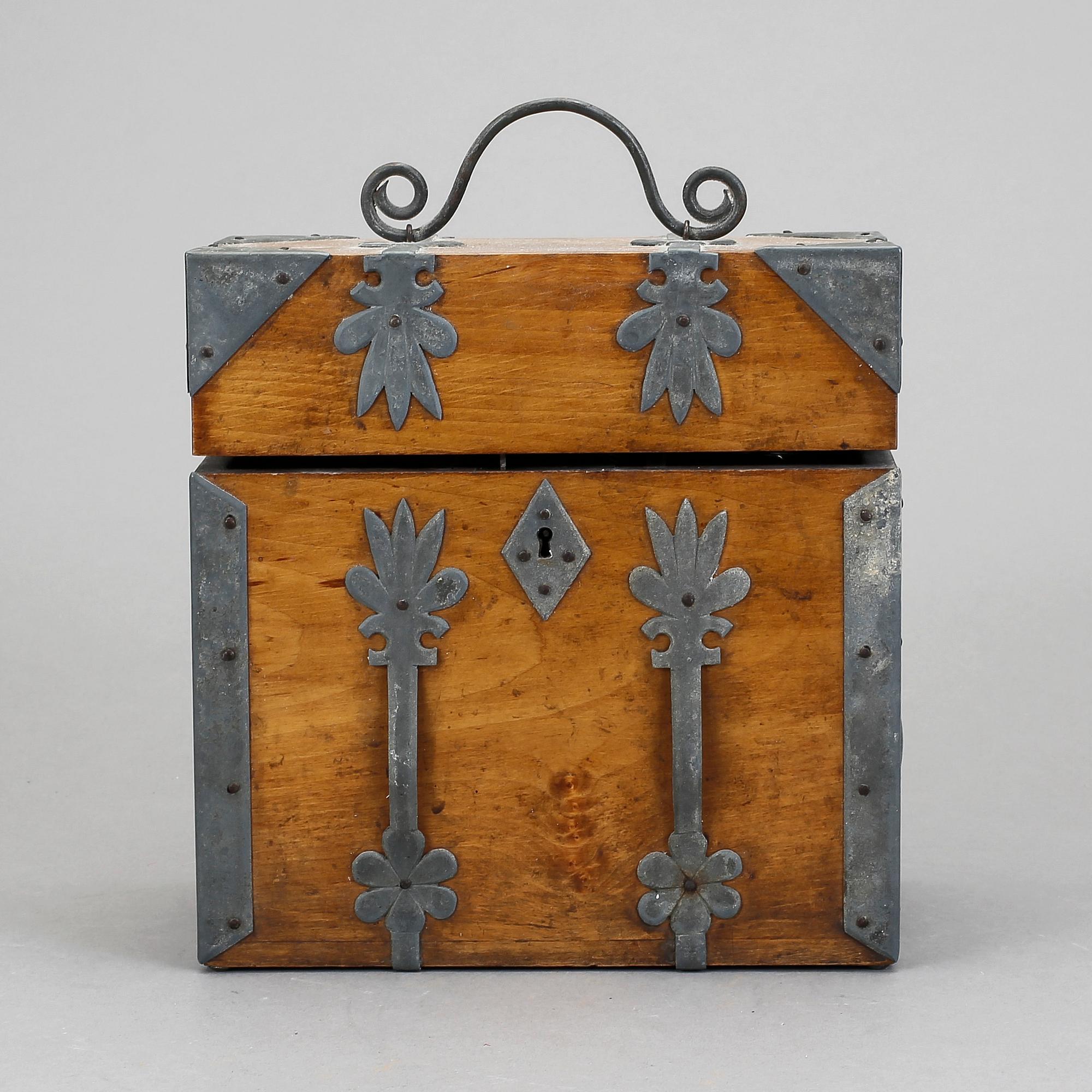 SCHATULL MED FLASKOR, 1+3 st, 1800-tal.