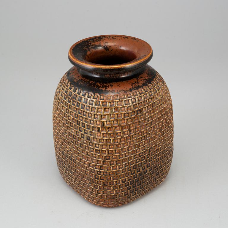 STIG LINDBERG, a stoneware vase, Gustavsberg studio, Sweden 1967.