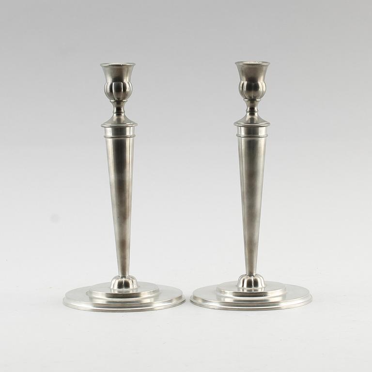 LJUSSTAKAR, ett par, tenn, Erik Fleming, Norrahammars bruk 1930.