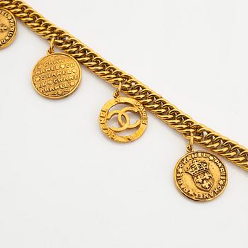 Chanel, bälte/kedja.